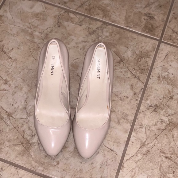 Heels - Picture 2 of 2